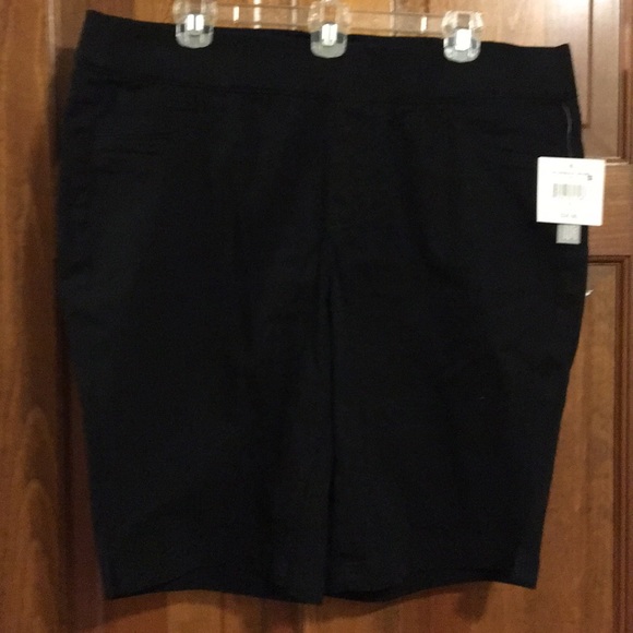 Denim shorts - Picture 2 of 4